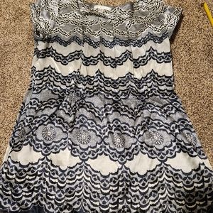 CAbi Style #817 Chantilly Lace Blue and Cream Silk Top Size medium